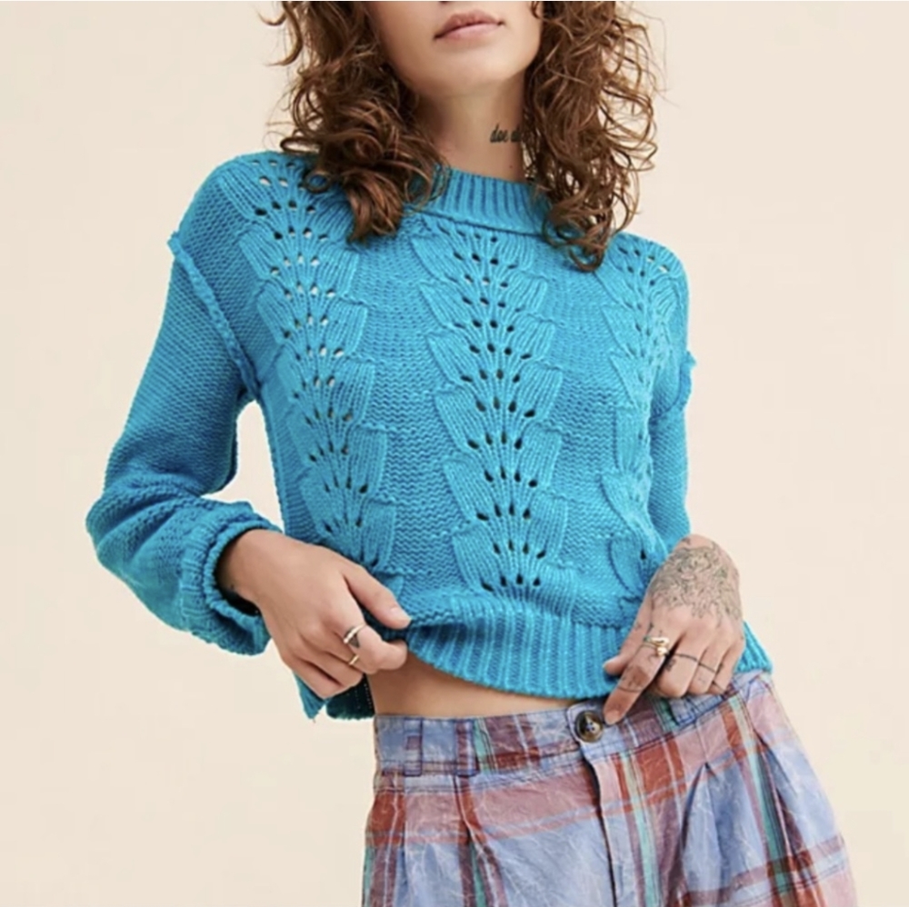 NWT Free People Bell Song Cropped Knit Long Sleeve Sweater Size XS Teal Blue